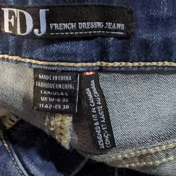 Distressed jeans - Picture 3 of 4